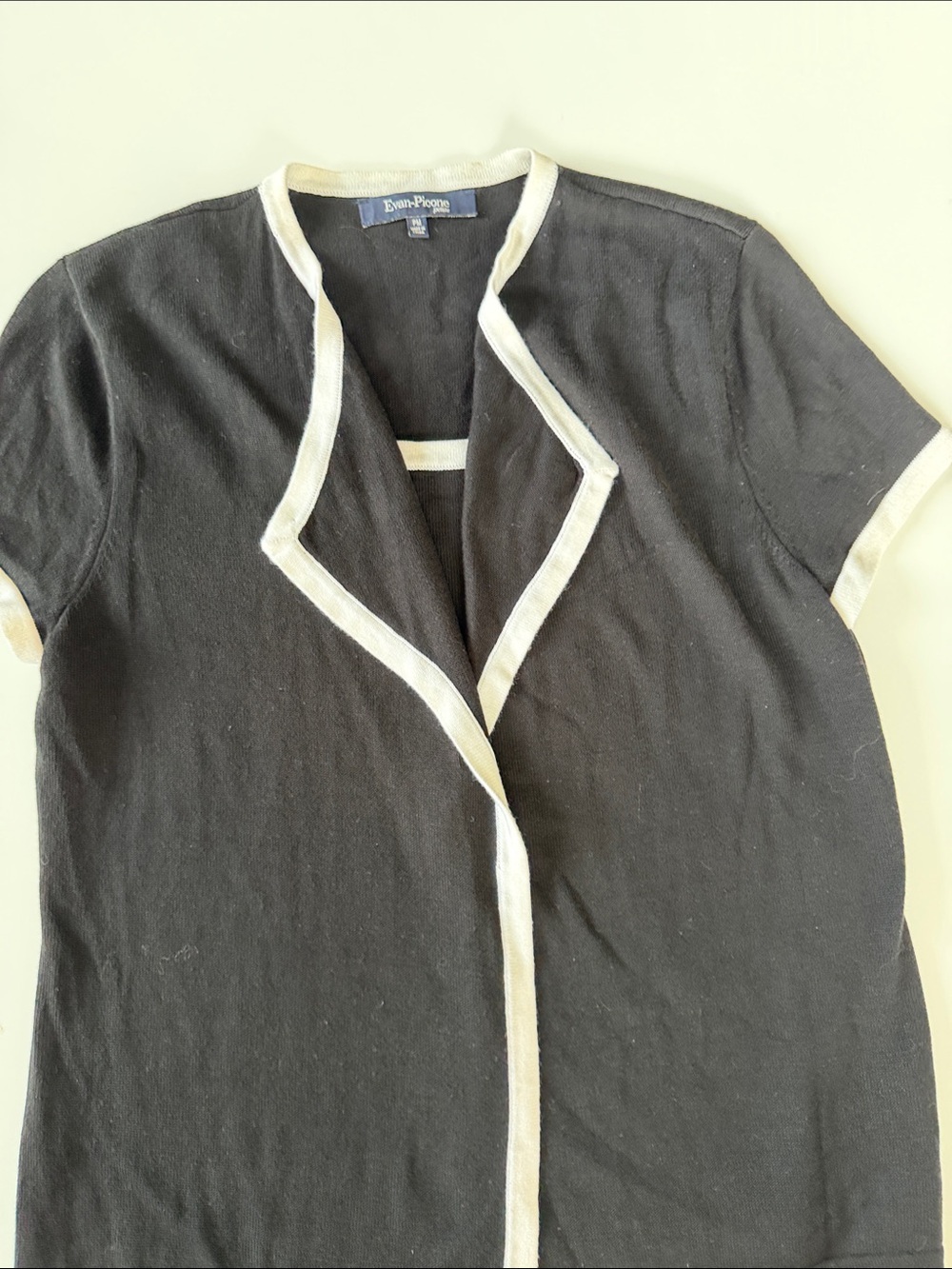 Evan Picone Black Short Sleeve Knit Top with Cream Trim